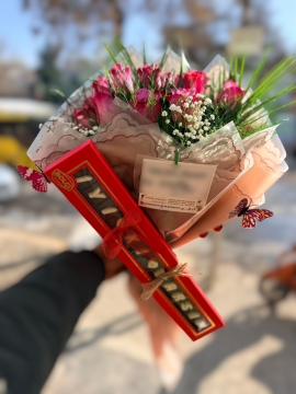 Vişne renk 15 adet Gül Buketi & Çikolata 